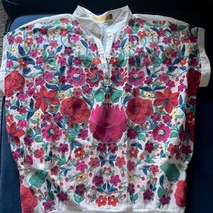 NWOT embroidered top-gorgeous detail